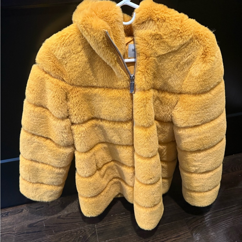 Women's Yellow Teddy Jacket
Faux fun fur